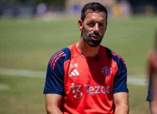 Van Nistelrooy Returns to Old Trafford: Excitement Abounds news-10082024-211530