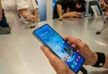 Smartphones: The Primary Online Platform for London Businesses – London Business News news-12082024-232113