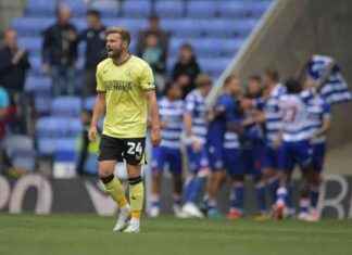Charlton boss Nathan Jones upset over performance in Reading defeat news-01092024-124206