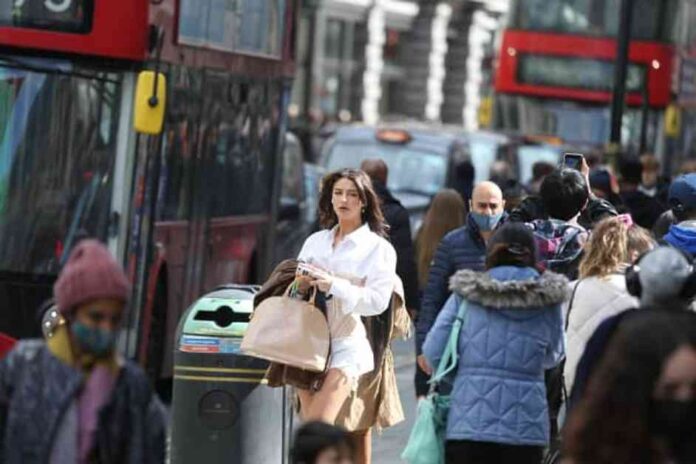 unexpected-fall-in-sales-revealed-in-london-black-friday-and-pre-christmas-retail-report