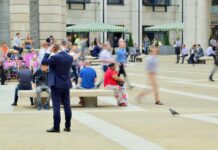 Meeting Someone New After Moving To London: Secrets To Build Instant Connections