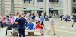 Meeting Someone New After Moving To London: Secrets To Build Instant Connections