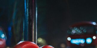 Finding Love on London Public Transport: Secrets to Romantic Connections