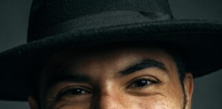 How To Approach Someone You Like In London With Confidence And Charm