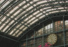 How To Tell If Someone Likes You In London: Signs You Can’t Miss