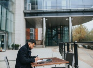 Best Online Dating Profiles For London Singles: Secrets Revealed