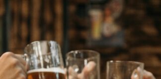 Pub Crawl Dating: Yay Or Nay? Discover The Truth Behind Fun