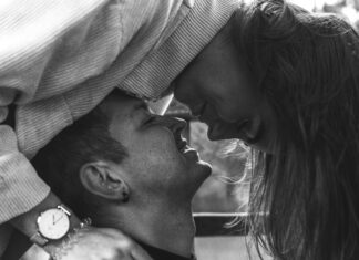 Falling in Love on the Tube: Incredible Real Stories Unveiled