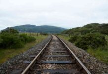 train-collides-with-tractor-in-herefordshire-latest-updates-london-business-news